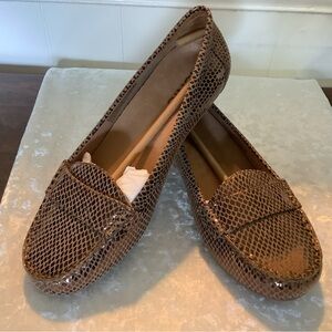 New Vionic Chill Larrun Brown Flats 7